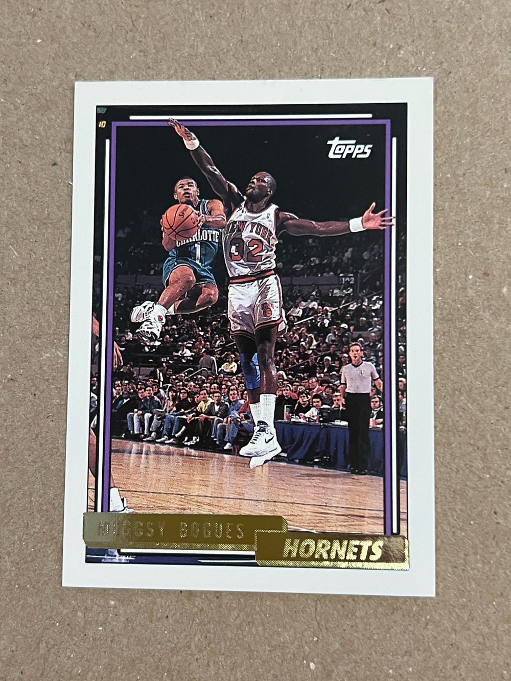 1992-93 Topps Muggsy Bogues #176 Charlotte Hornets Basketball Trading Card